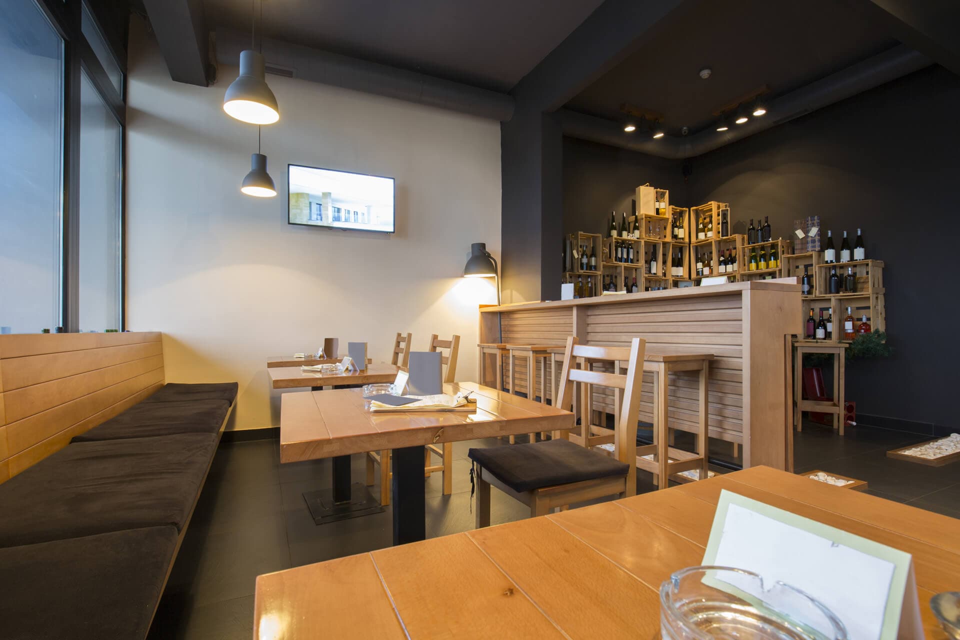 Fabricamos e instalamos muebles para todo tipo de negocios